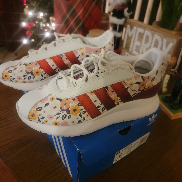 Adidas sneakers - Picture 2 of 4